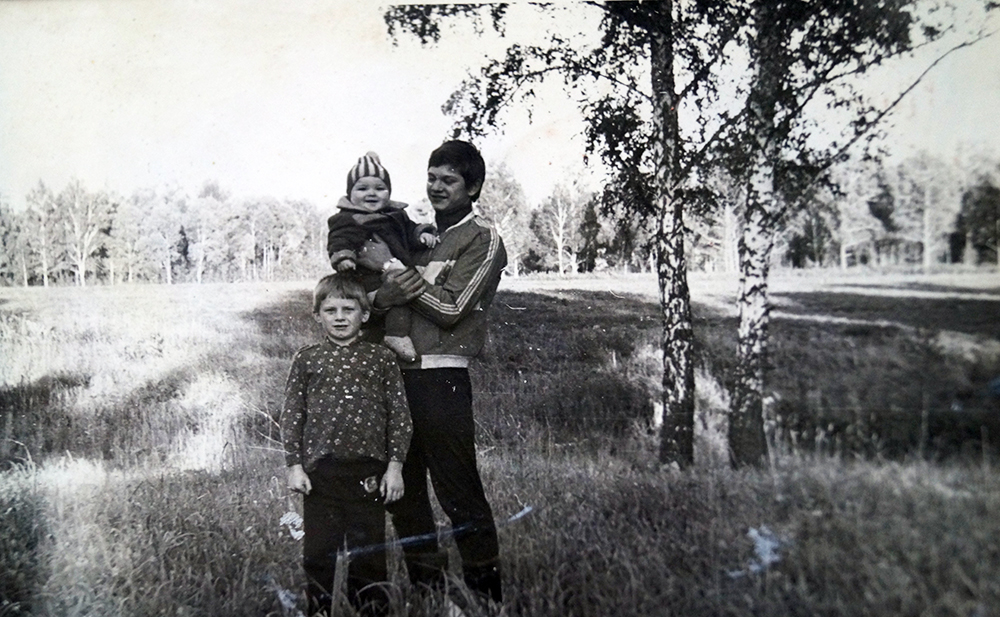 Трое детей семьи Буймовых — Андрей, Максим и Елена.